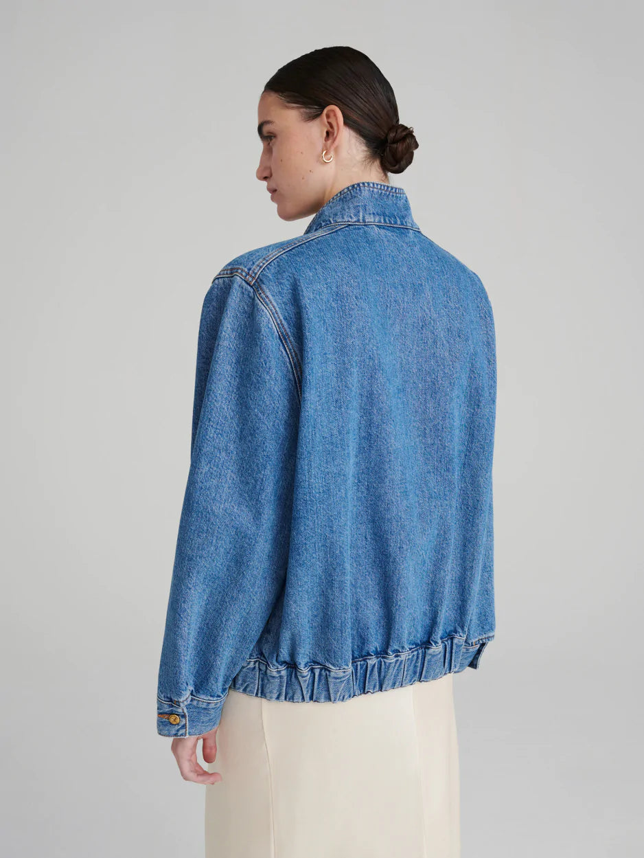 Nariida Cleo Bomber