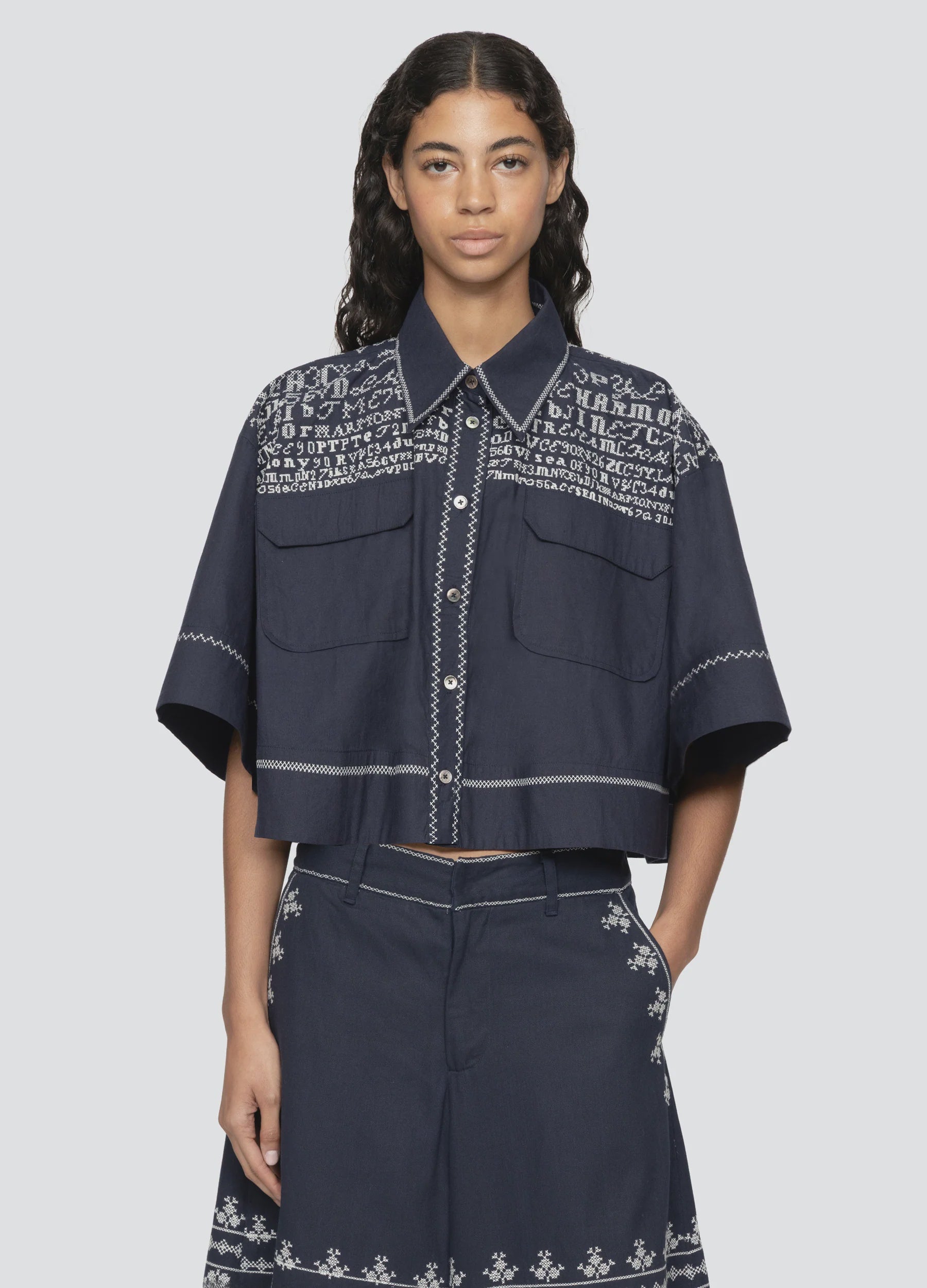Kit Embroidery Short Sleeve Shirt