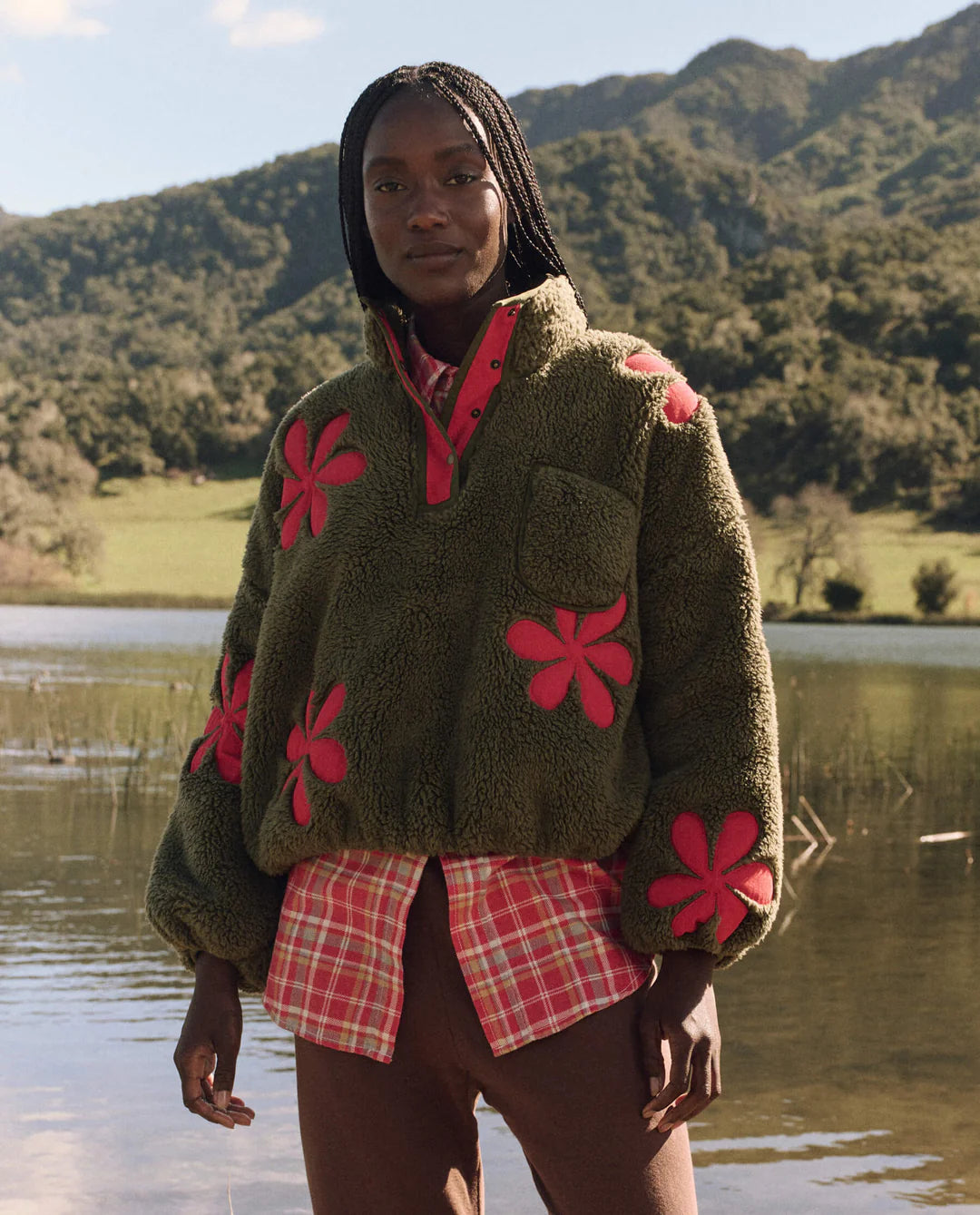 The Patch Pocket Countryside Pullover with Daisy Appliqué