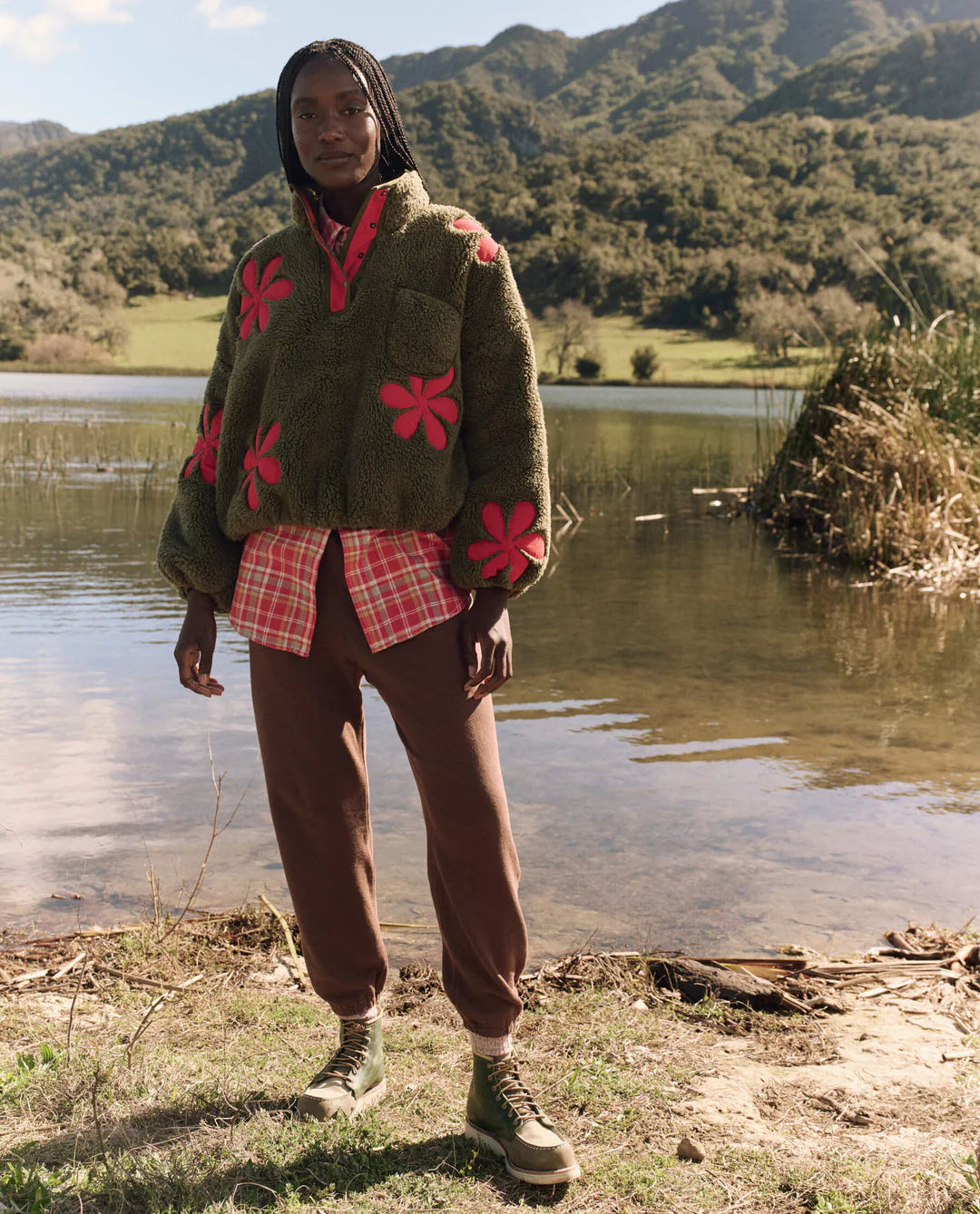 The Patch Pocket Countryside Pullover with Daisy Appliqué